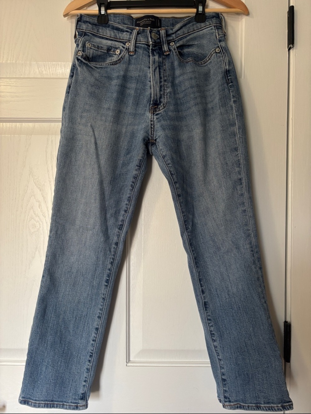 Abercrombie&Fitch - Signature Stretch Athletic Straight Blue Denim Jeans